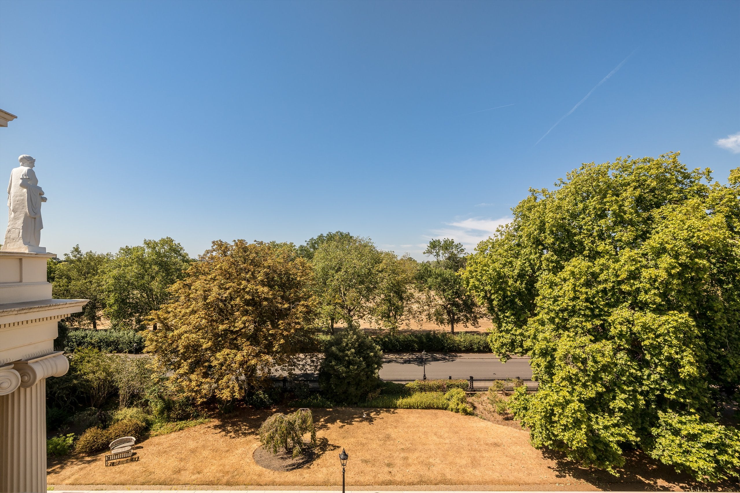 Flat Cumberland Terrace in Greater London