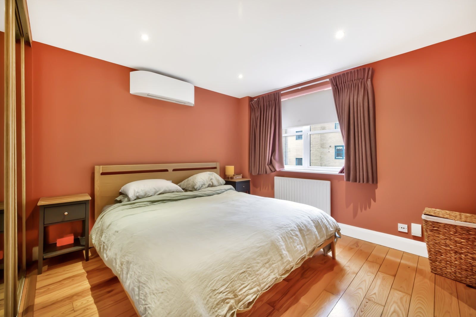 Flat Goswell Road in Greater London
