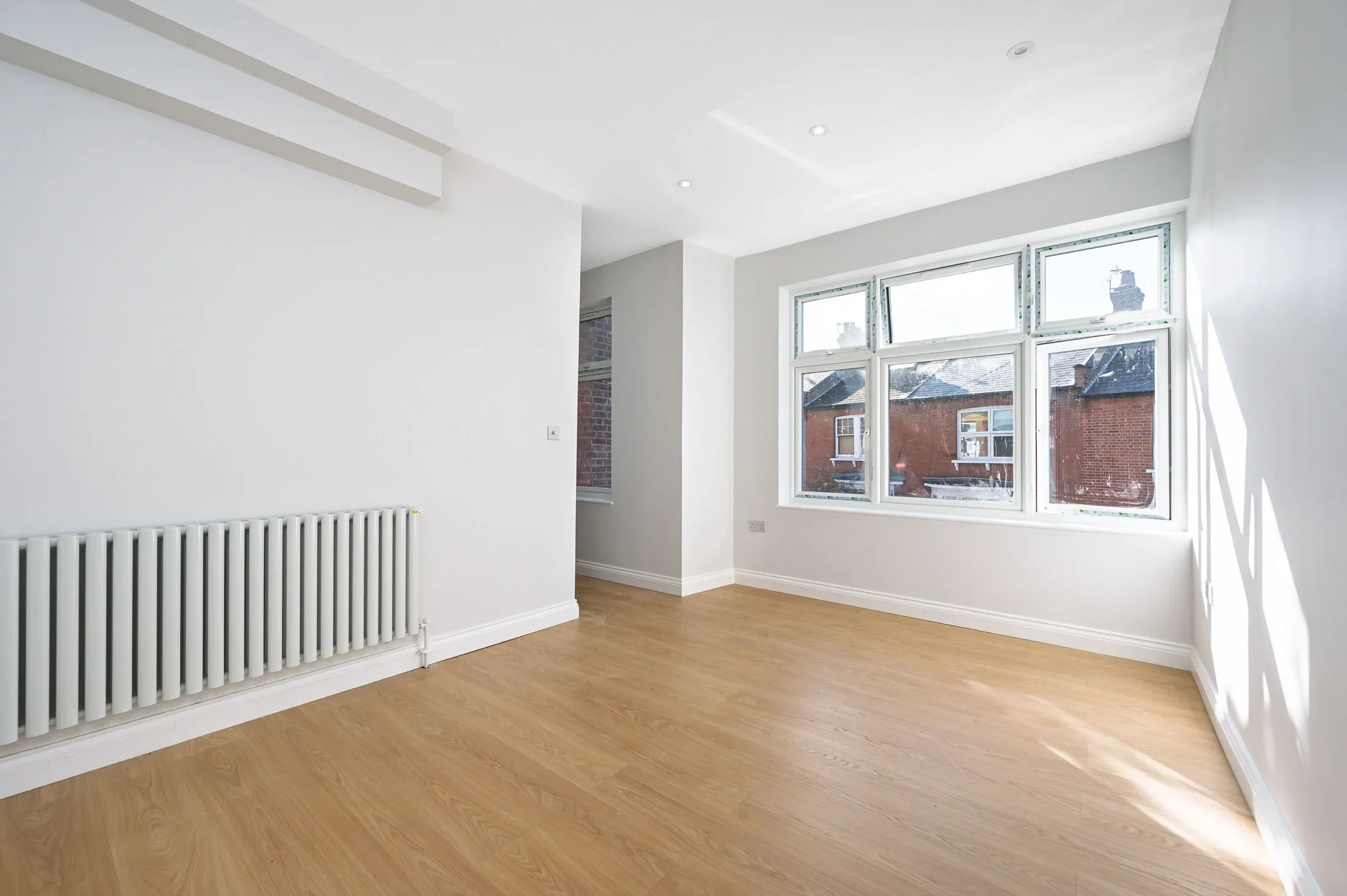 Flat Percy Road in Greater London