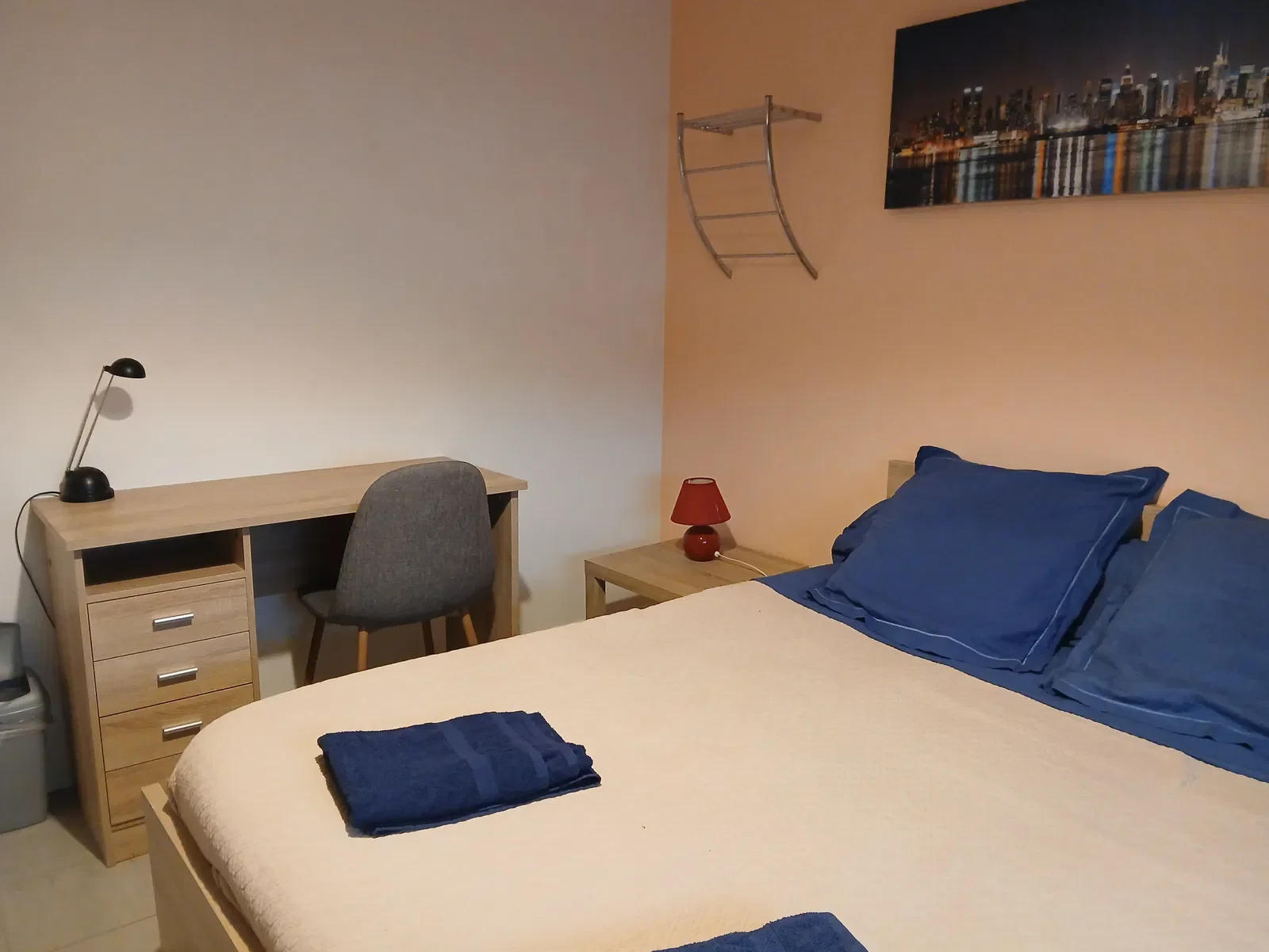Chambre Rue Courteline à Castres