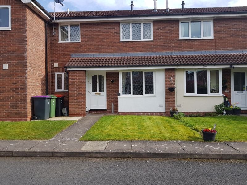 House Underhill Close in Newport