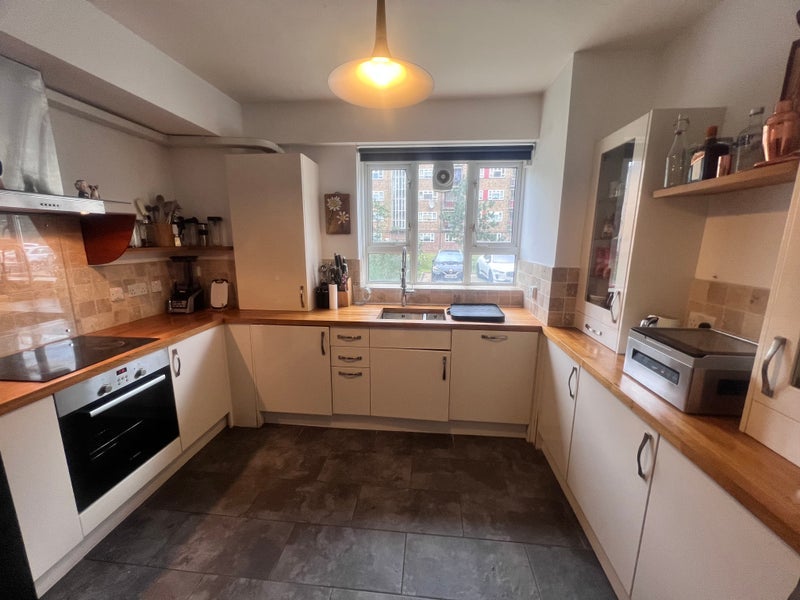 Room Penrose Grove in Greater London