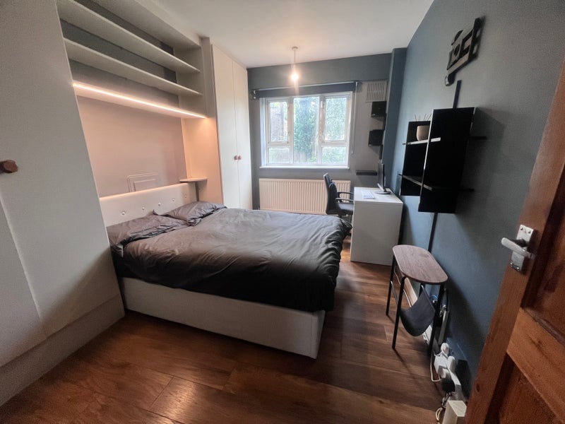 Room Penrose Grove in Greater London