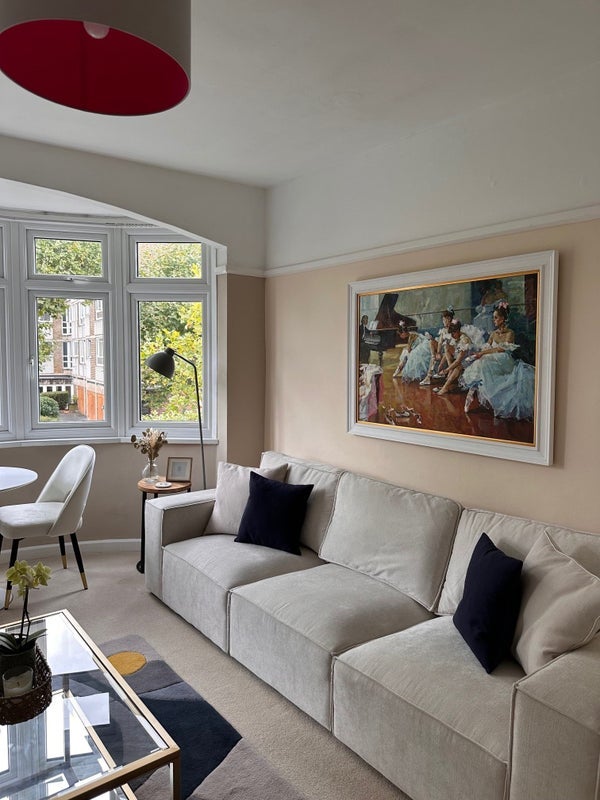 Flat Magdalen Road in Greater London
