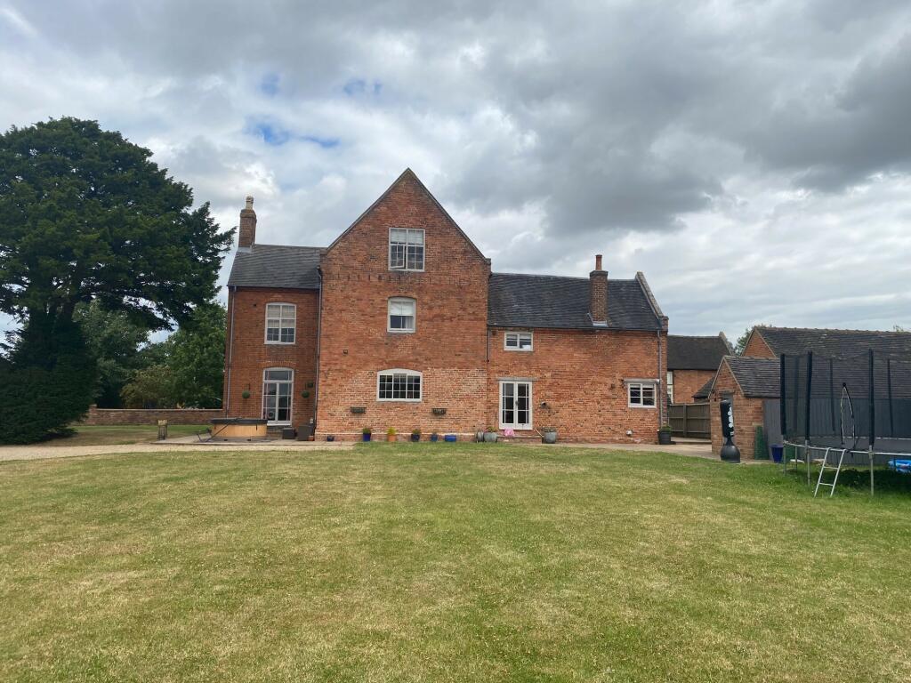 House Portway Lane in Lichfield