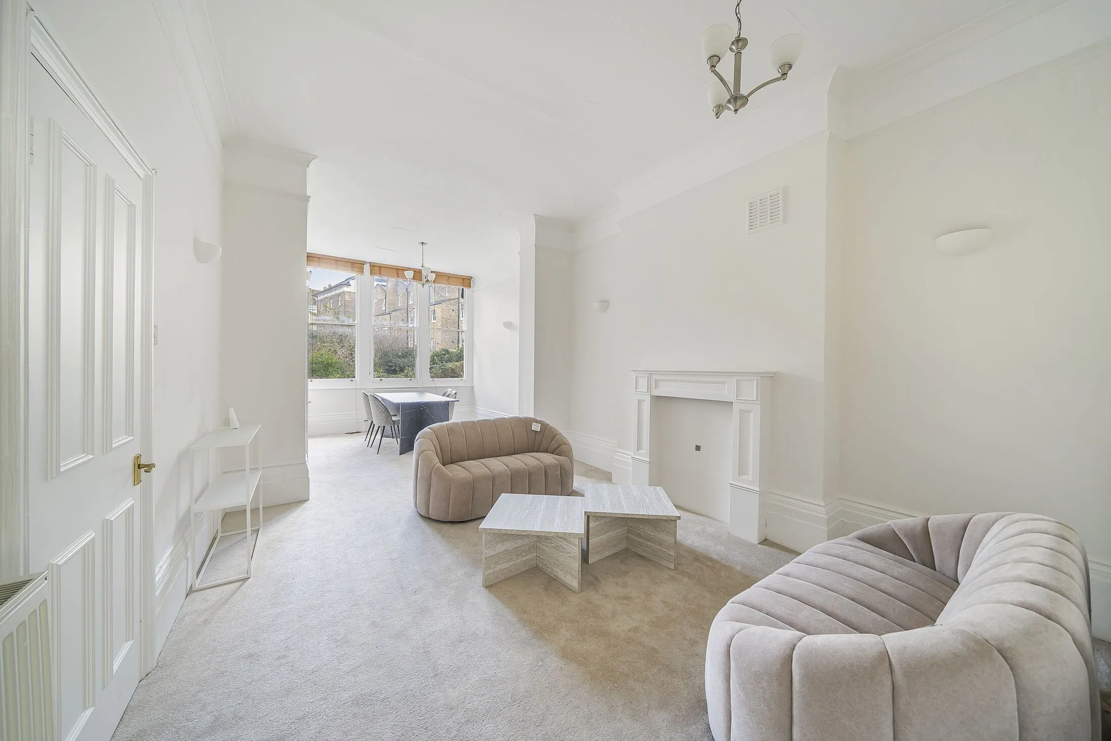 Flat Finborough Road in Greater London