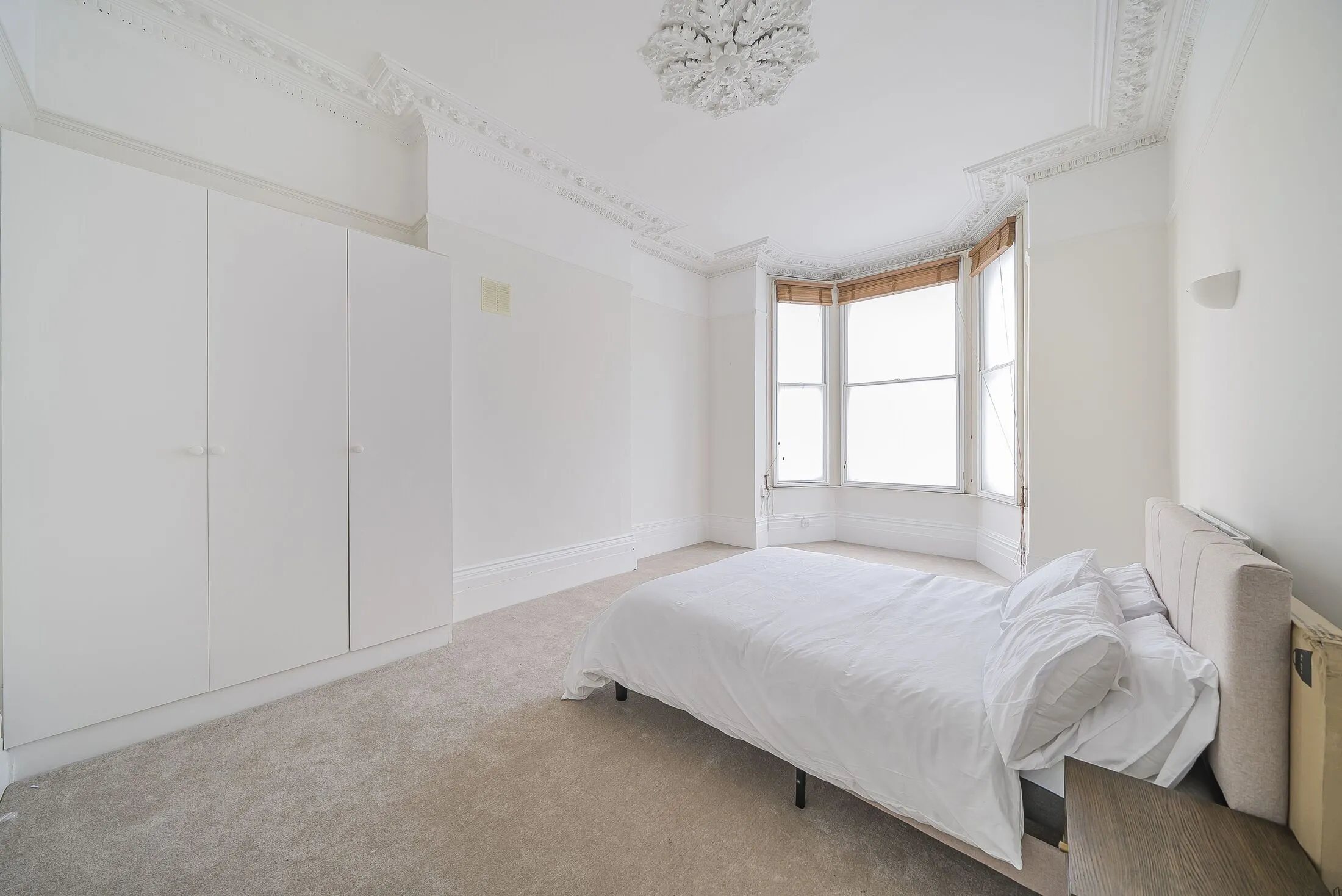 Flat Finborough Road in Greater London