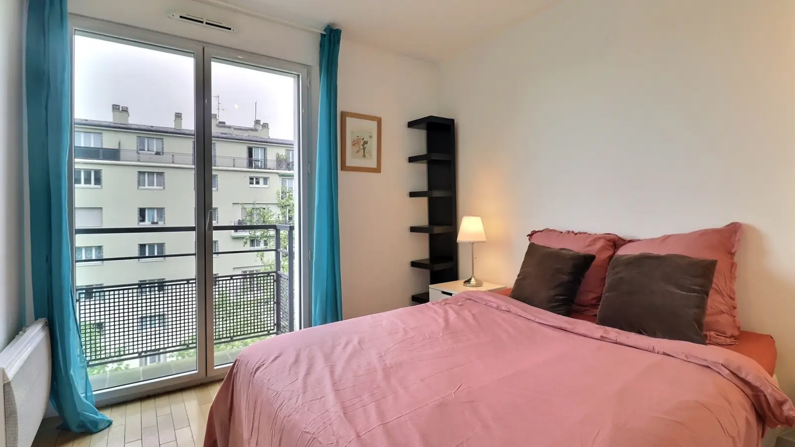Flat Boulevard Diderot in Paris