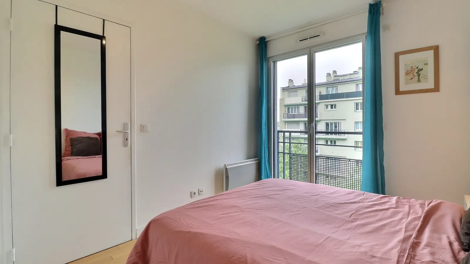 Flat Boulevard Diderot in Paris