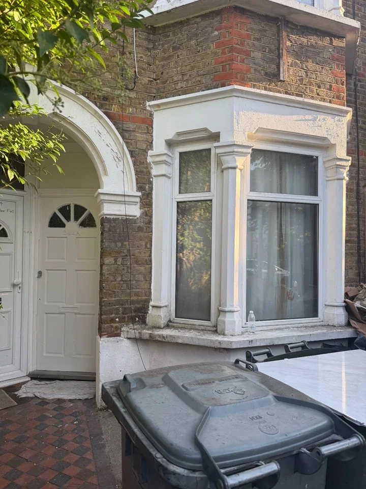 Flat Halley Road in Greater London