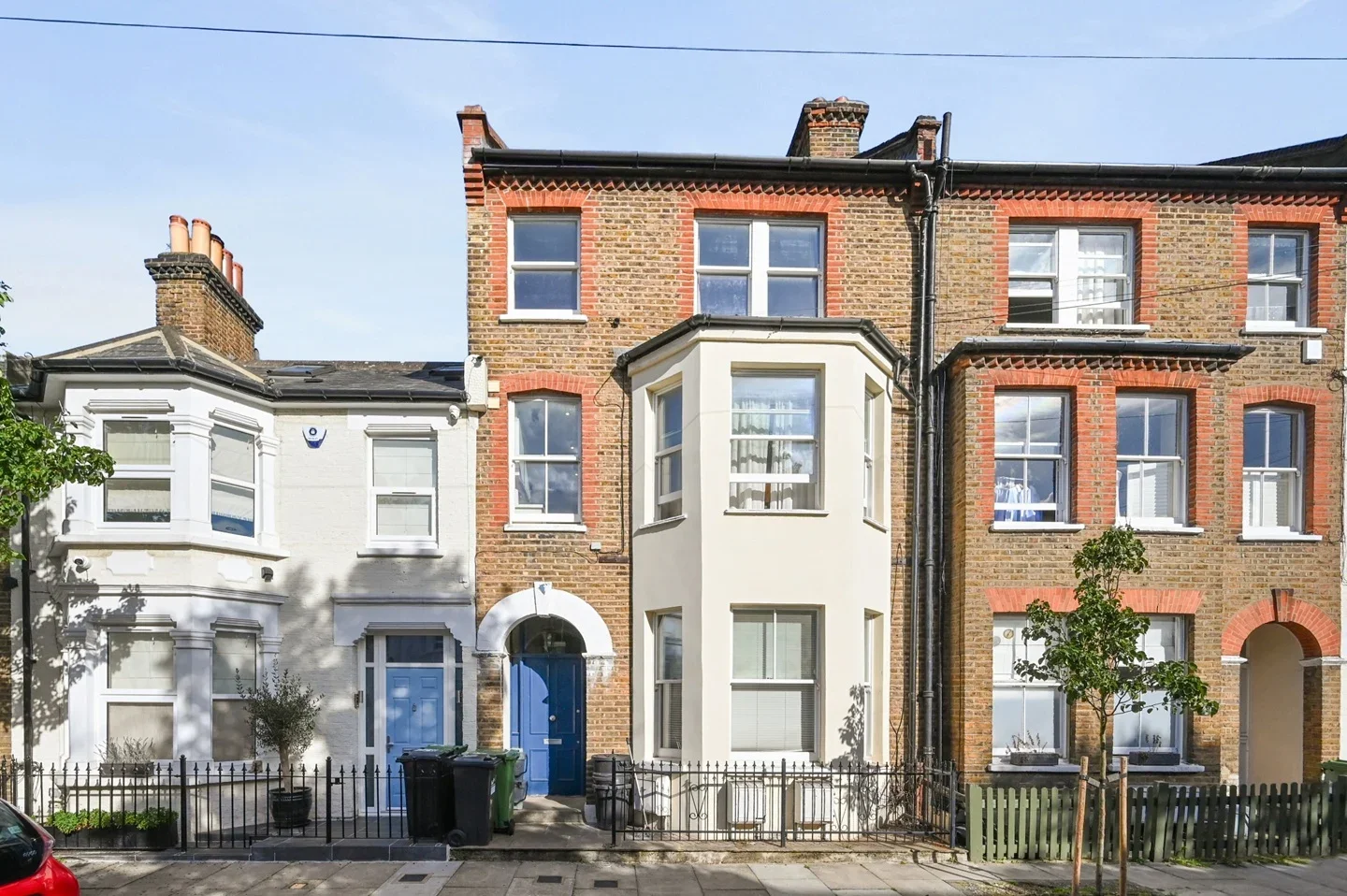 Flat Tunis Road in Greater London