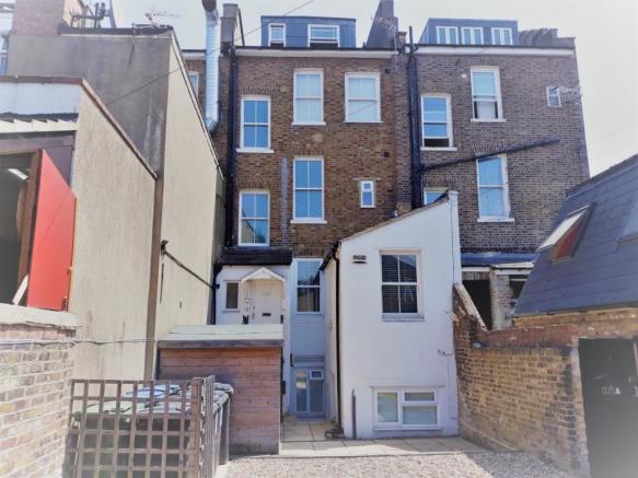 Flat St Albans Road in Watford