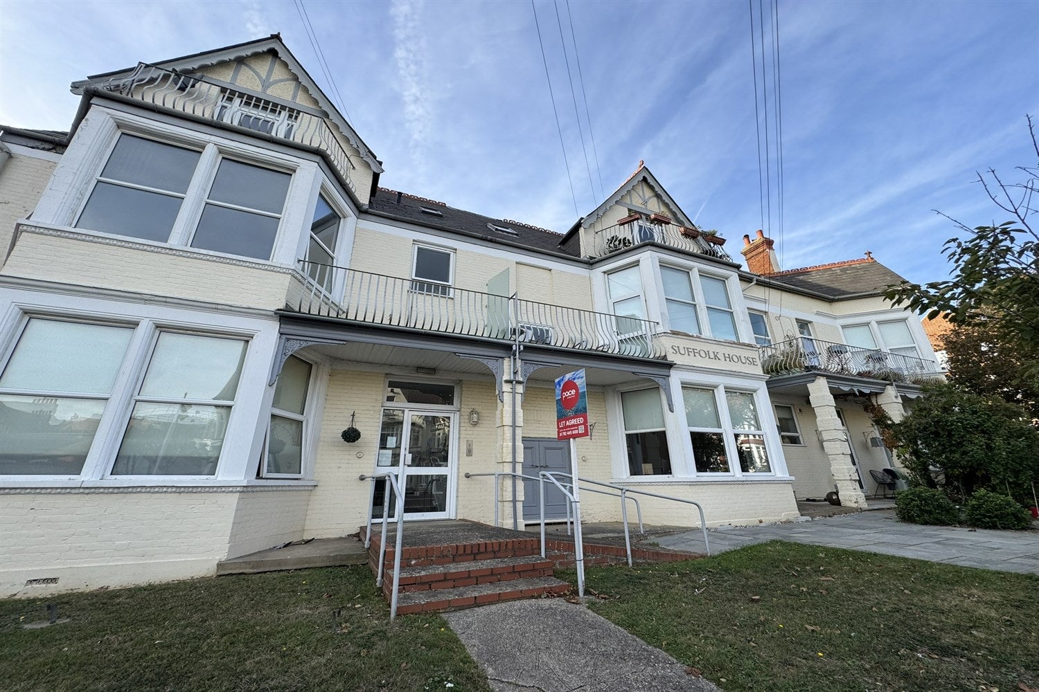 Flat Whitefriars Crescent in Southend-on-Sea