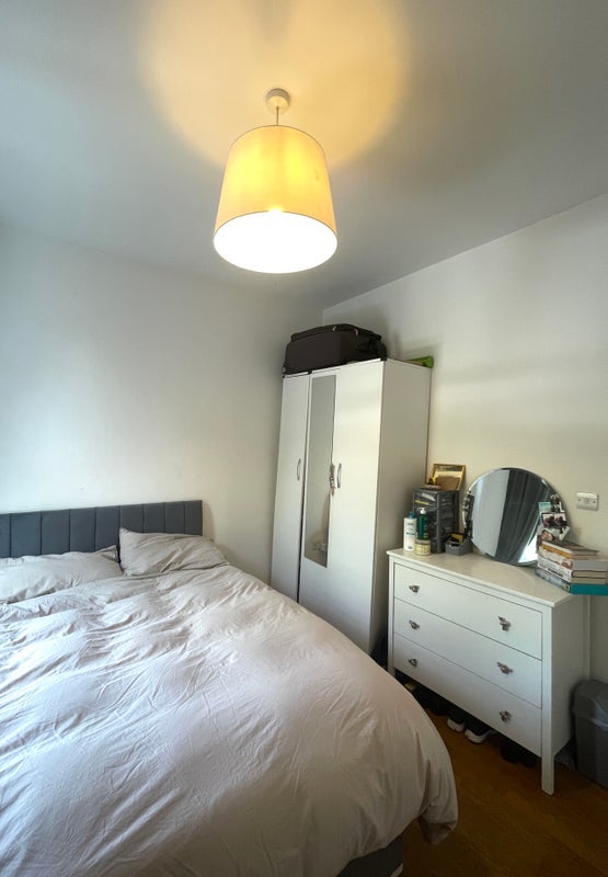 Room Hilldrop Road in Greater London