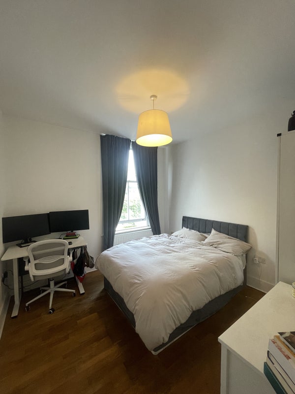 Room Hilldrop Road in Greater London
