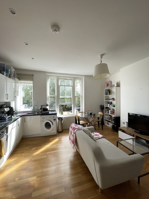 Room Hilldrop Road in Greater London