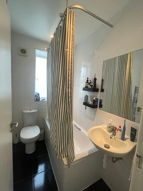 Room Hilldrop Road in Greater London
