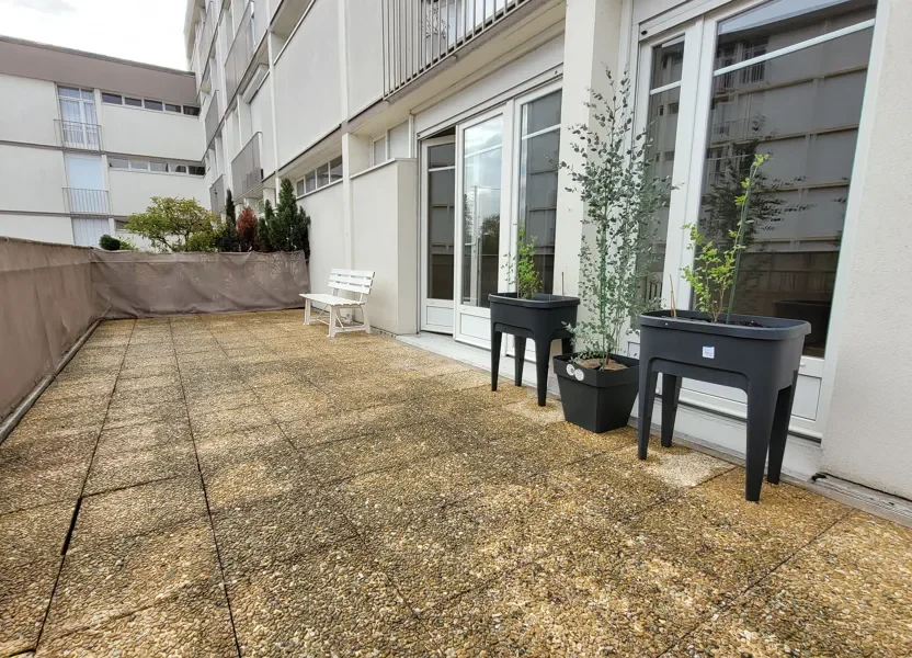 Appartement Rue Raymond Gaudry à Saint-Jean-de-la-Ruelle