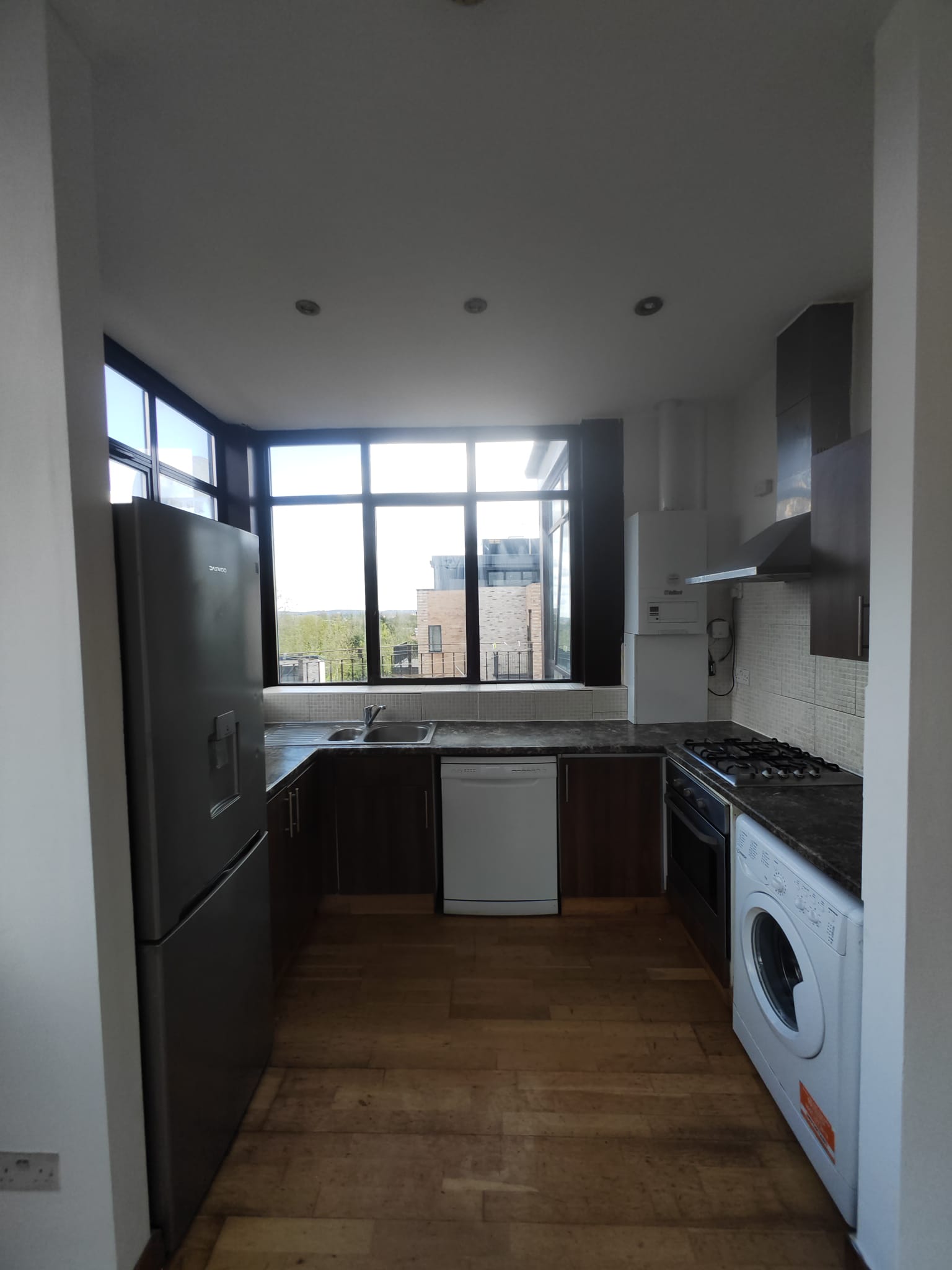 Flat Bonnersfield Lane in Greater London