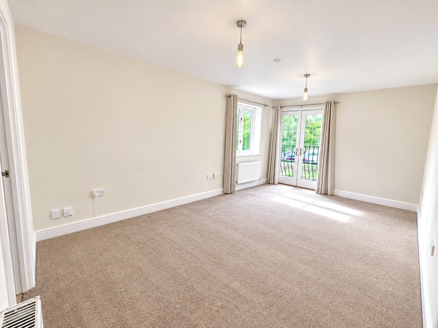 Flat Veale Drive in Exeter
