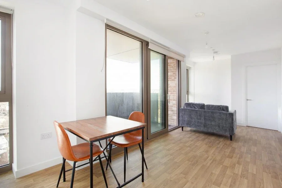 Flat Seven Sisters Road in Greater London