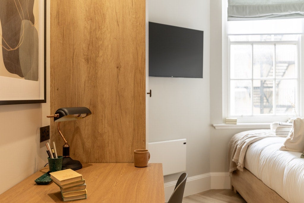Flat Draycott Avenue in Greater London