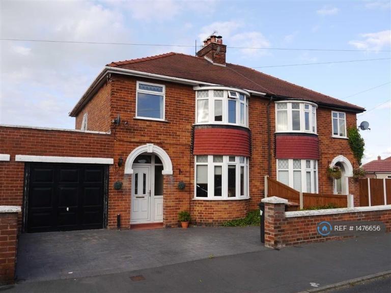 House Taliesin Avenue in Shotton