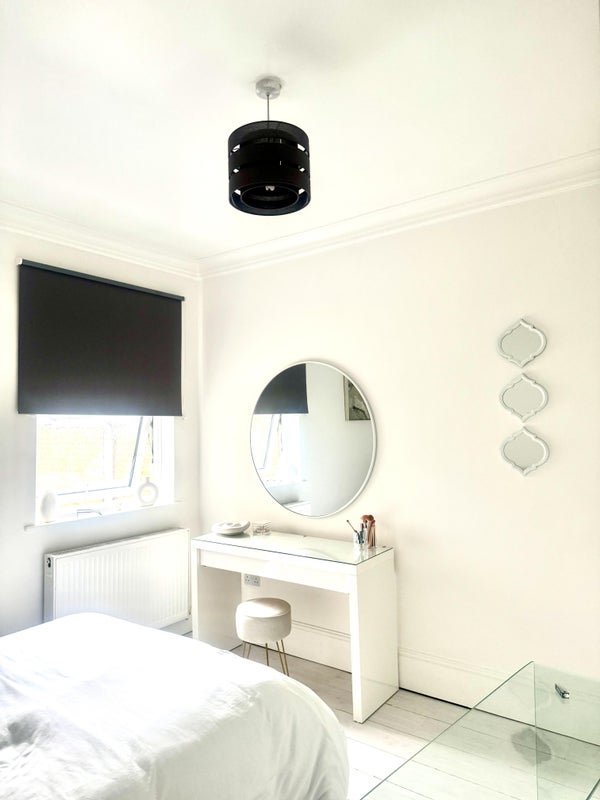Room Salisbury Road in Greater London