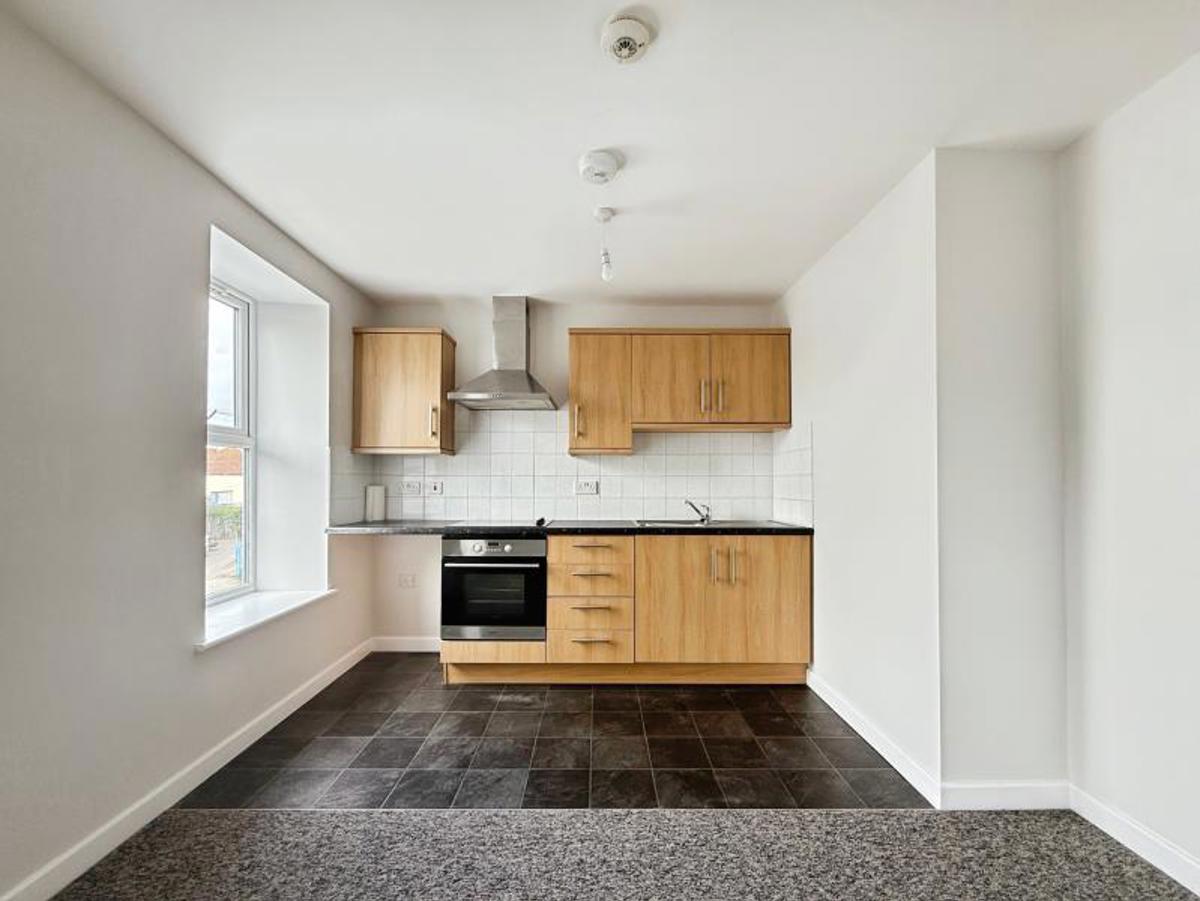 Flat Portview Road in Bristol