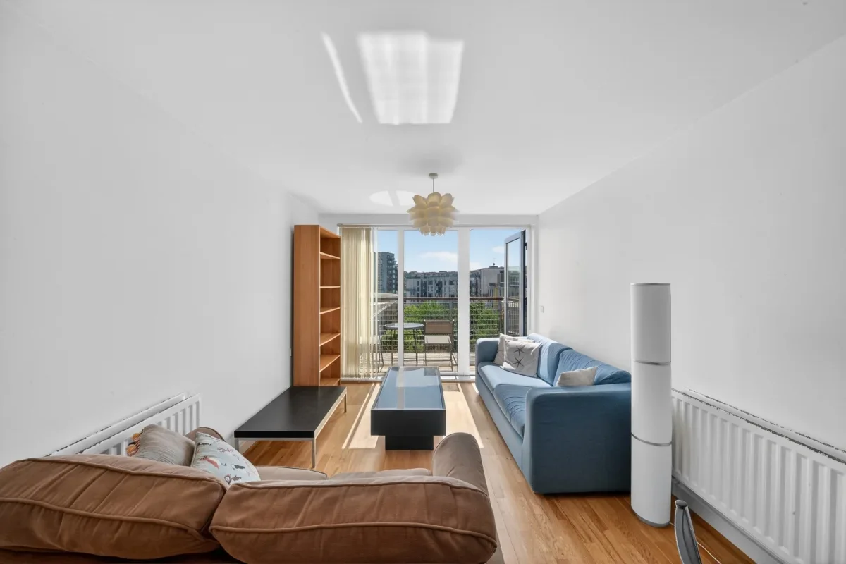 Flat Tarves Way in Greater London