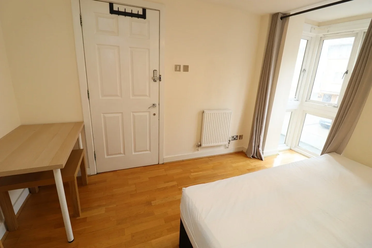 Room Jamestown Way in Greater London