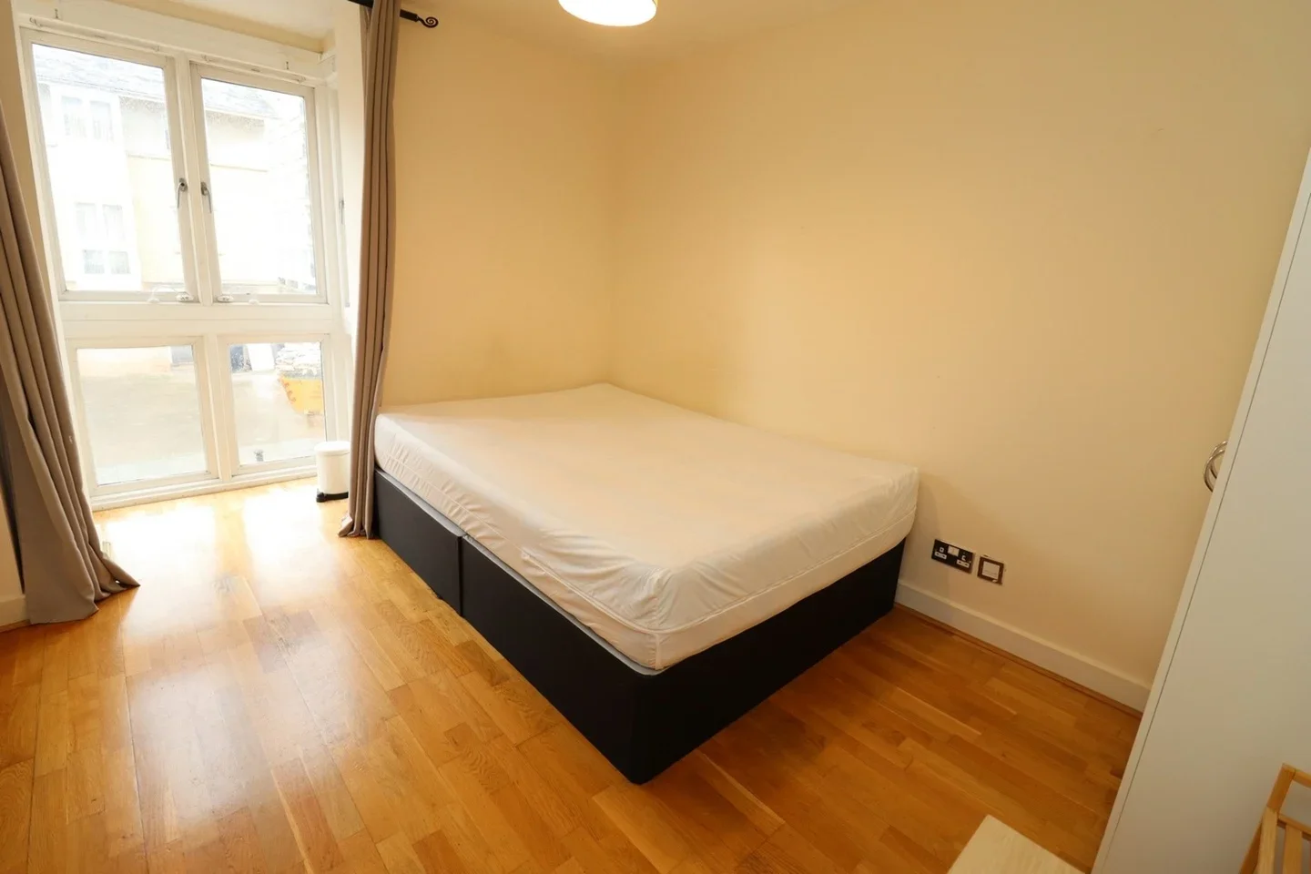 Room Jamestown Way in Greater London