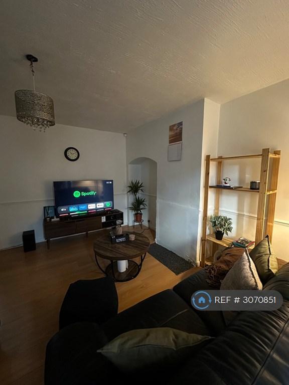 Room Bainbridge Road in Greater London