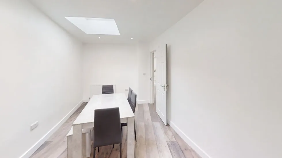 Room Beech Grove in Guildford