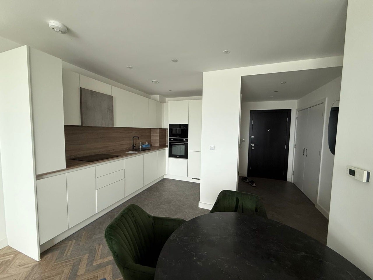 Flat Gillender Street in Greater London