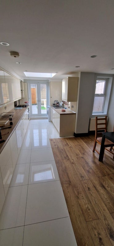 Room Morley Road in Greater London