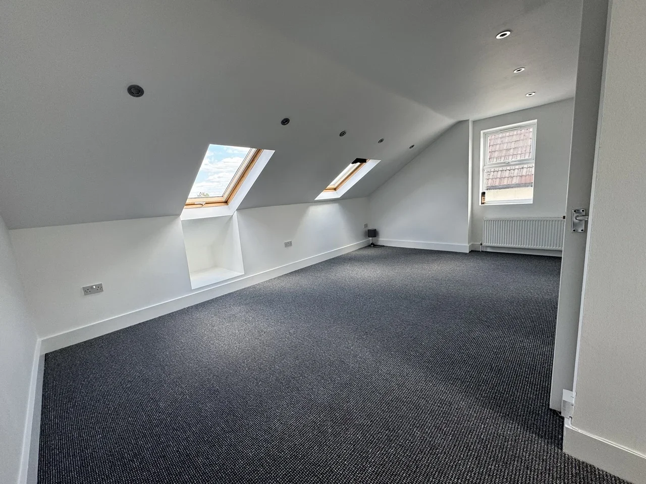 Flat Birchanger Road in Greater London