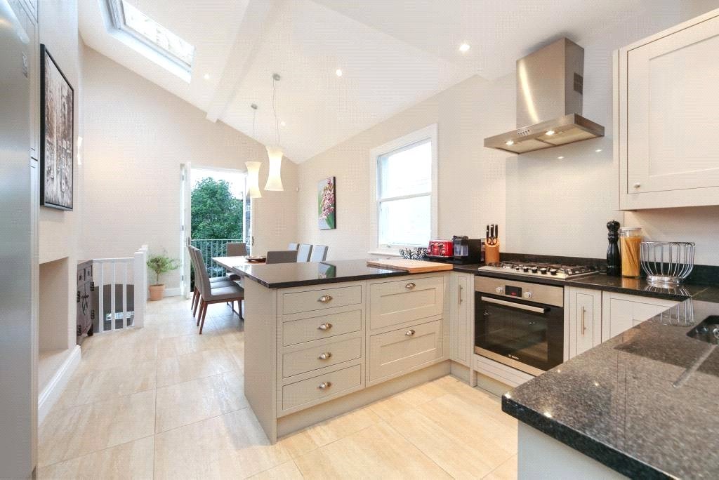 Flat Niton Street in Greater London