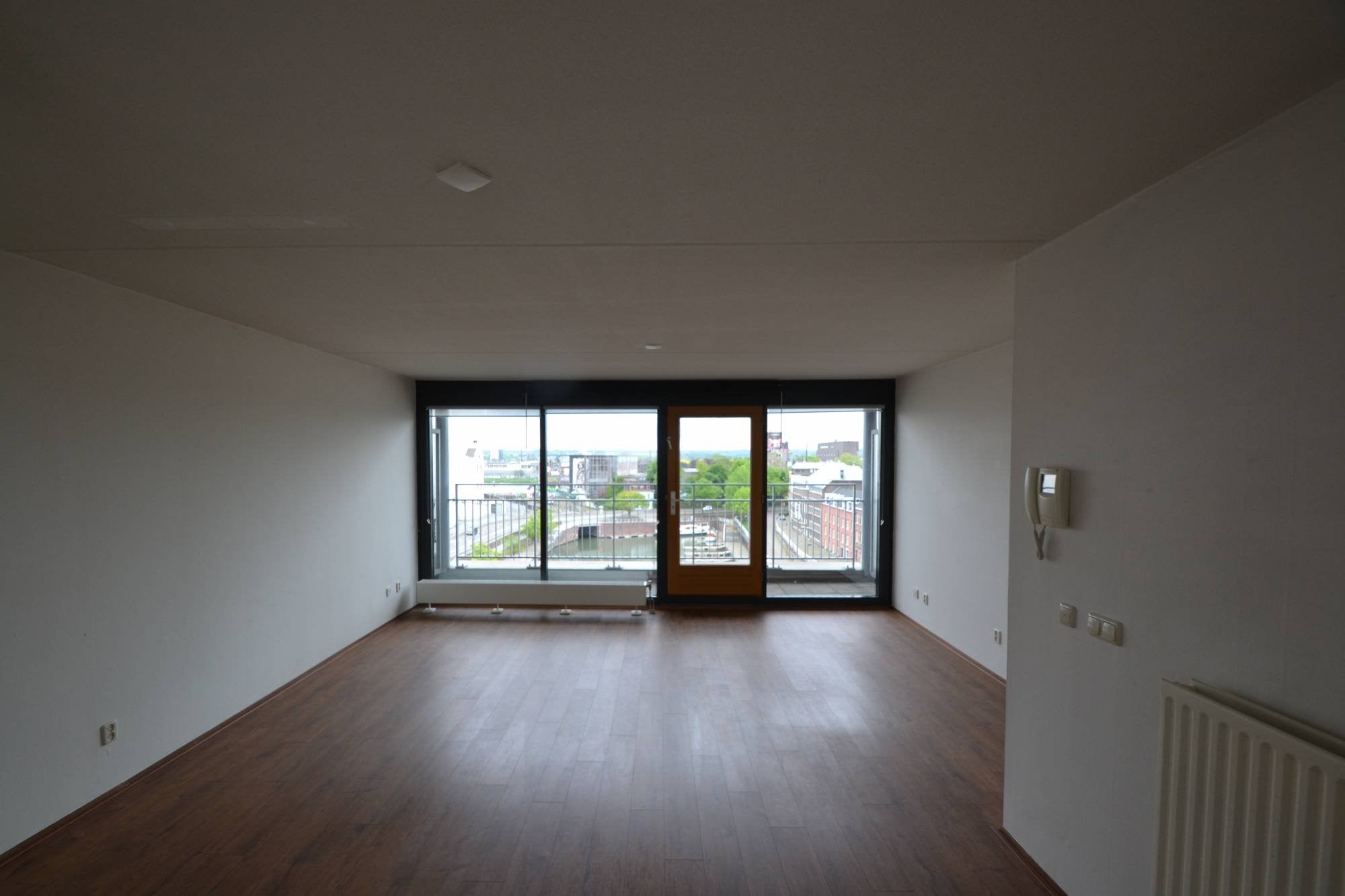 Woning te huur: Maasboulevard, Maastricht