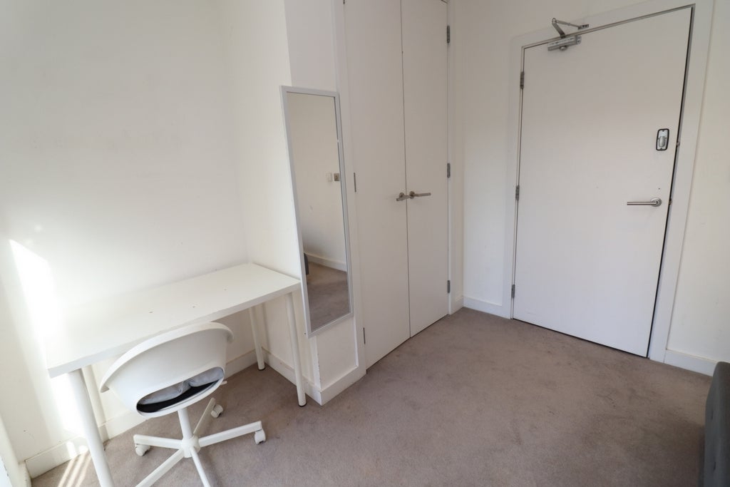 Room Globe Road in Greater London