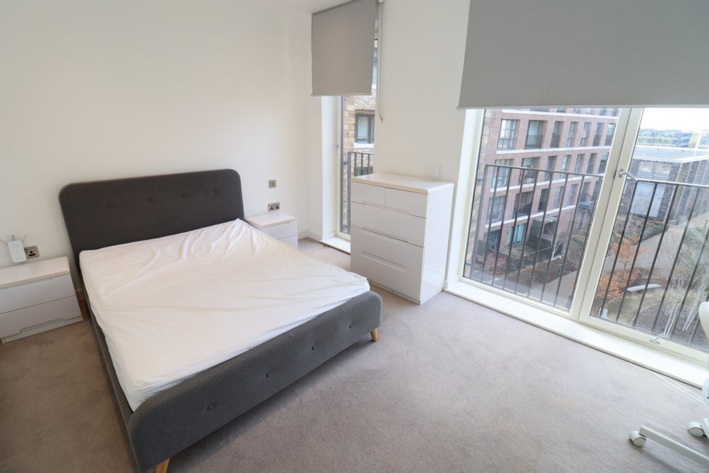 Room Globe Road in Greater London
