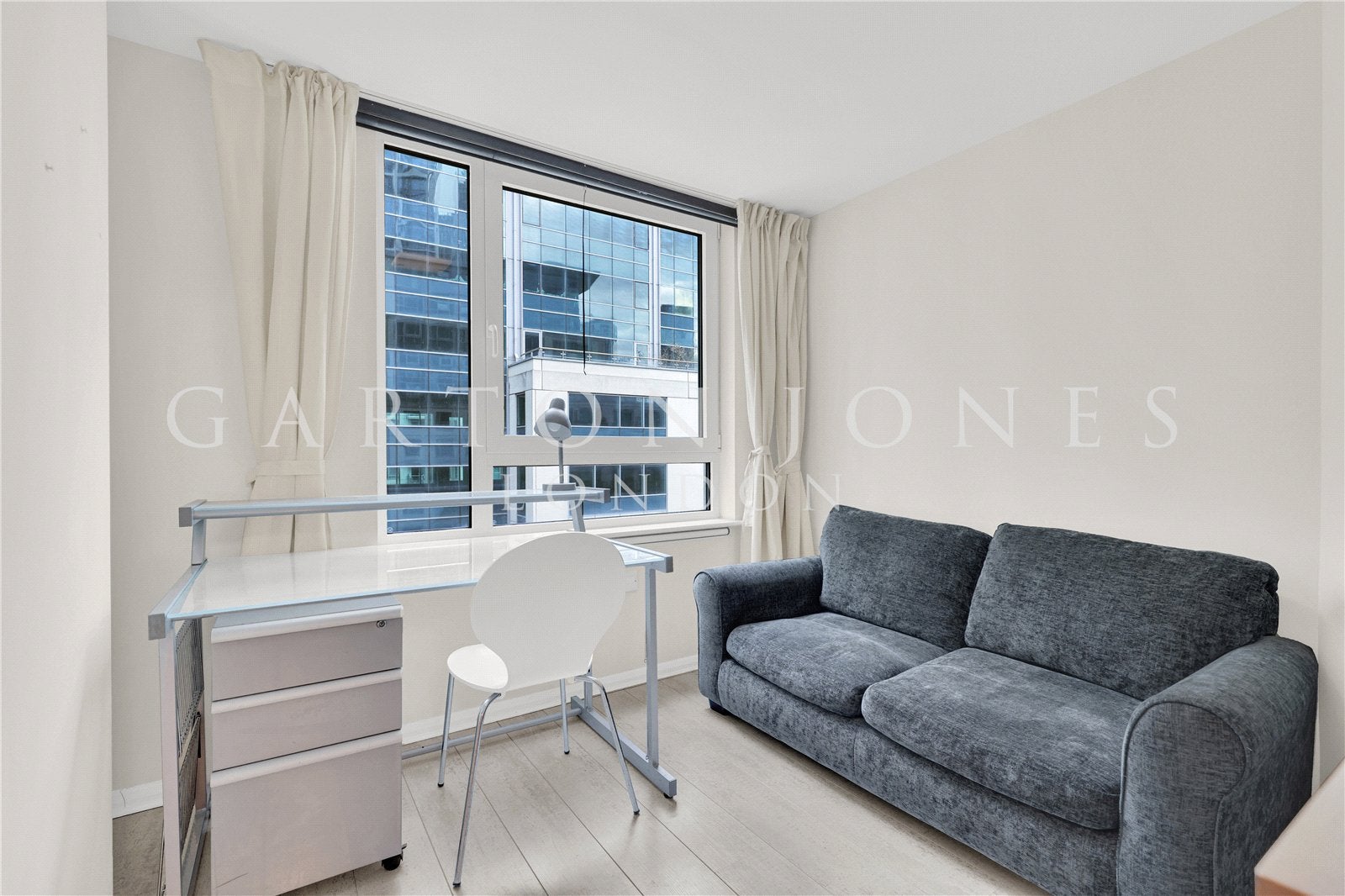Flat Wandsworth Road in Greater London