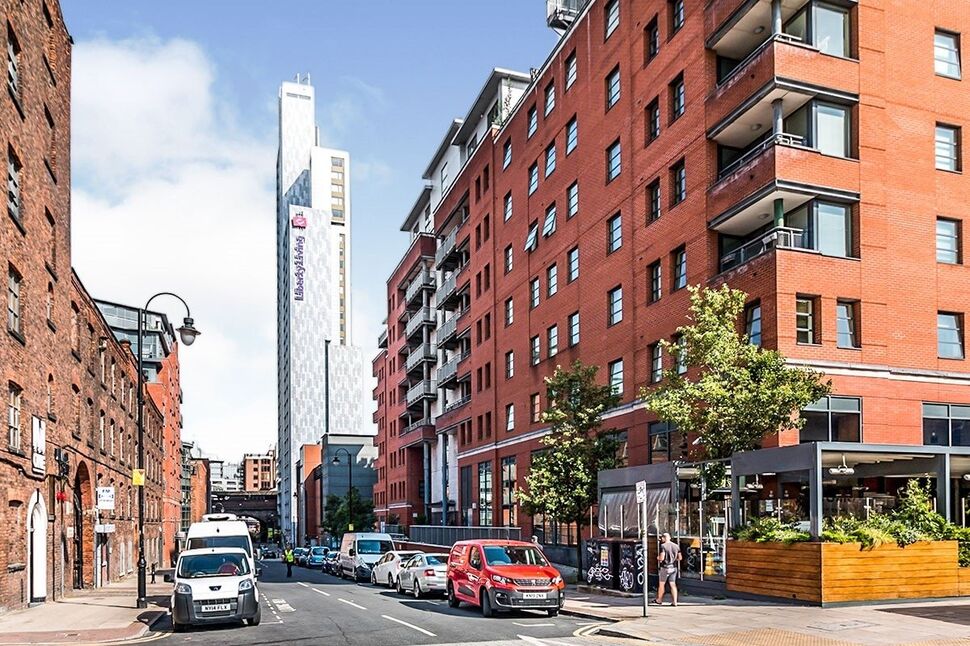 Flat Lower Ormond Street in Manchester