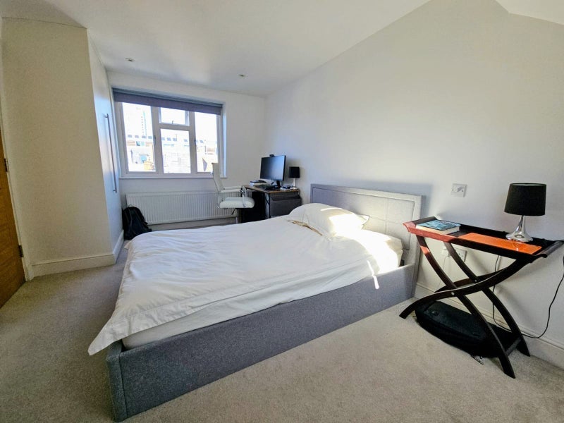 Room Tynemouth Street in Greater London