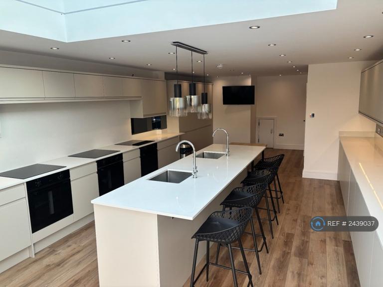 Room Bournewood Road in Greater London