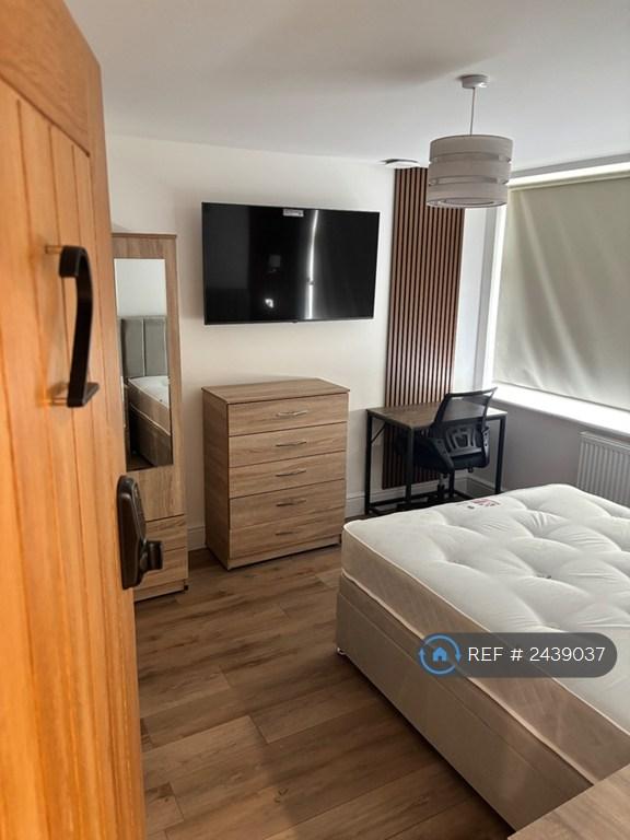 Room Bournewood Road in Greater London