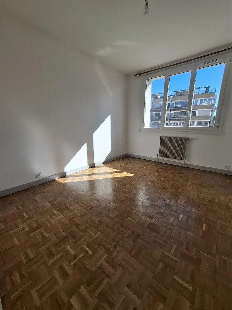 Flat Rue Léon Blum in Villeurbanne