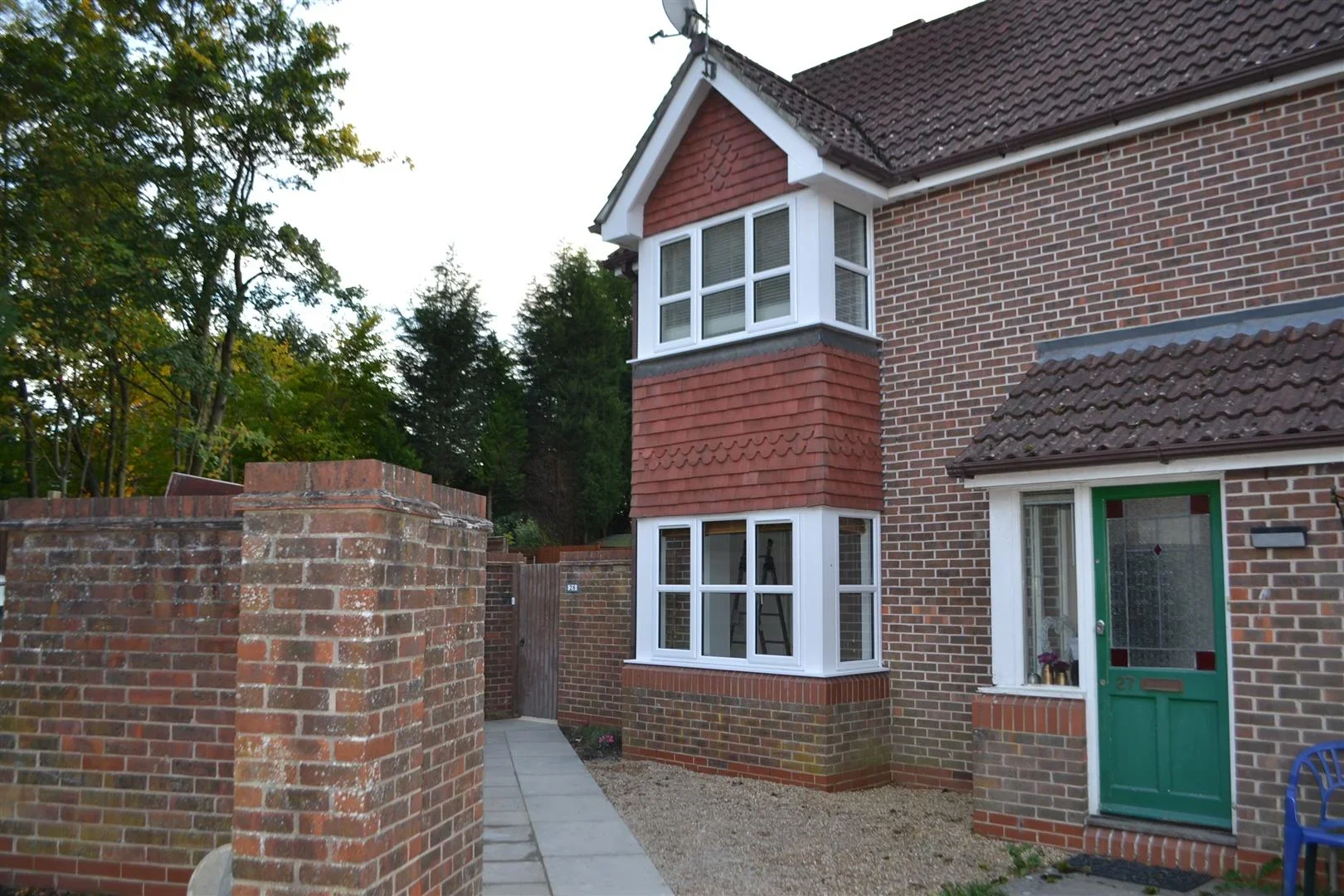 House Cissbury Close in Horsham