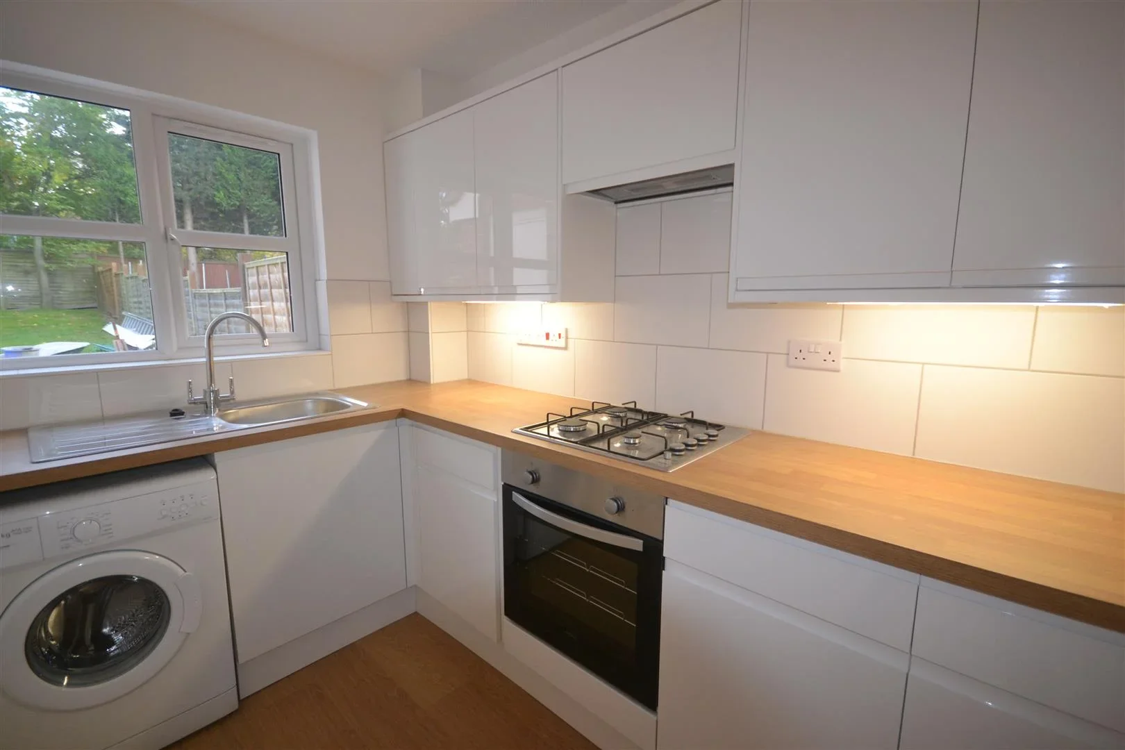 House Cissbury Close in Horsham