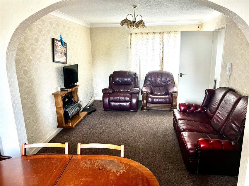 Flat Brackley Street in Salford